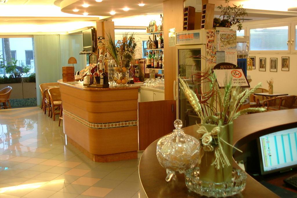 Hotel Kadett Ρίμινι Εξωτερικό φωτογραφία