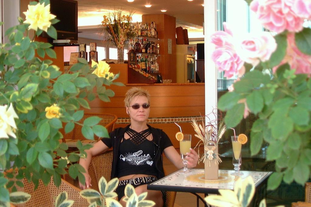 Hotel Kadett Ρίμινι Εξωτερικό φωτογραφία