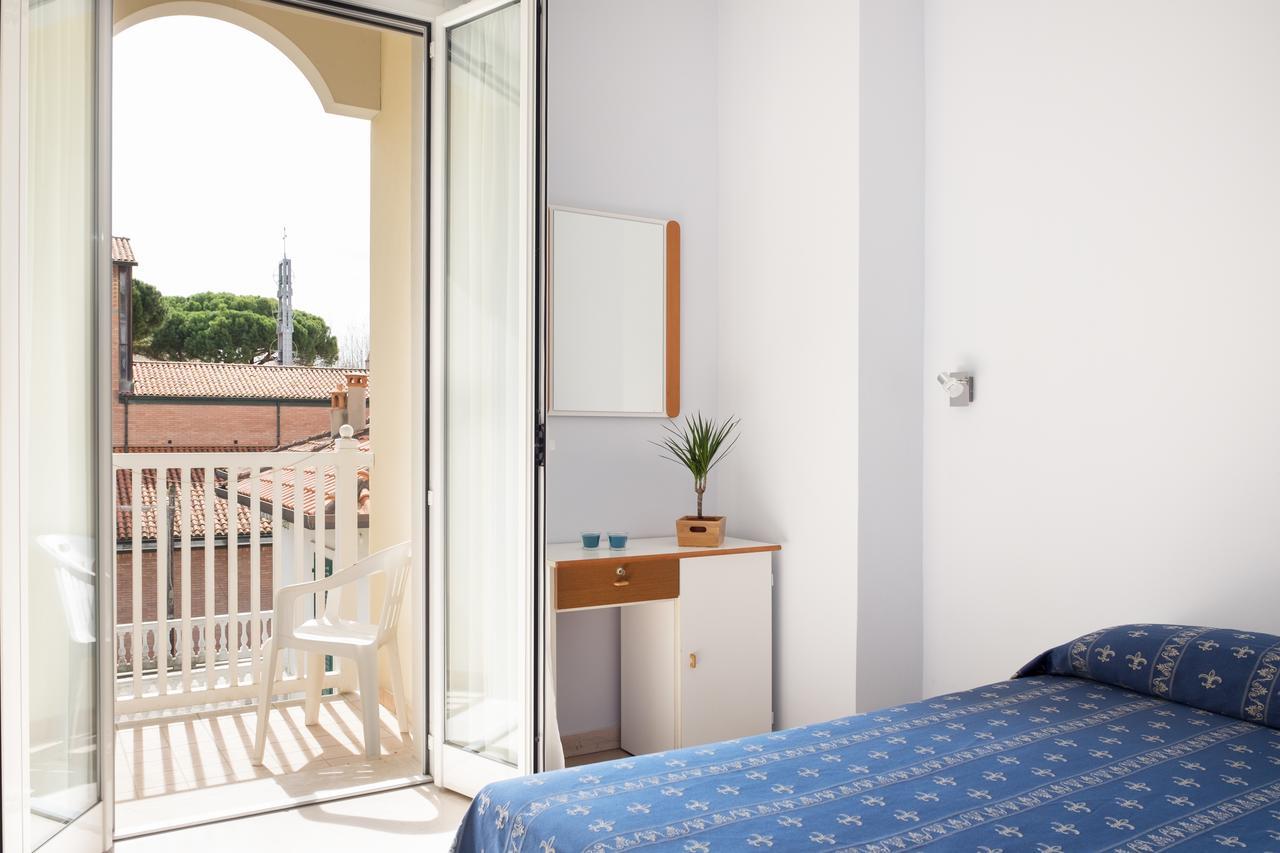 Hotel Kadett Ρίμινι Εξωτερικό φωτογραφία